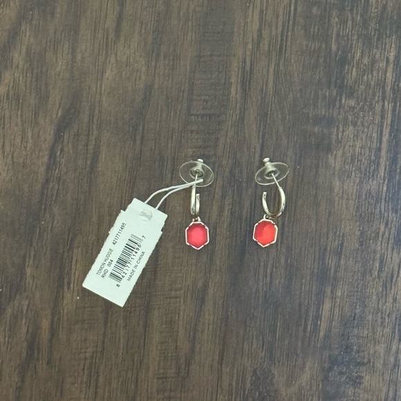Kendra Scott Timon Huggie earring in red - Picture 2 of 4